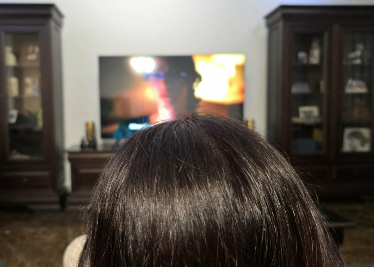 o femeie din medgidia s a trezit cu 3 barbati in casa in timp ce se uita la televizor ce a urmat 69d2ff02b7600