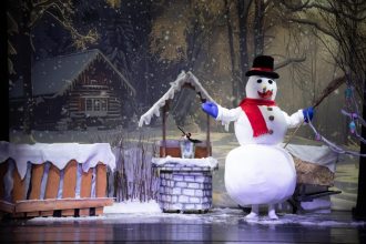 omul de zapada care voia sa intalneasca soarele pe scena teatrului pentru copii si tineret calutul de mare din constanta 69e2514cee029