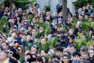 pelerinaj de florii organizat in bucuresti la catedrala nationala va avea loc sfintirea ramurilor de salcie 69d0af4c4b1b7