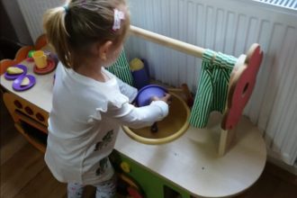 pensia alimentara a minorului despre mitul celor 25 din salariu si limitele calculate pentru a nu deveni sursa de imbogatire ilegala a celuilalt parinte 69dabdd2065c5