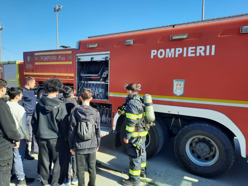 peste 2 000 de elevi implicati in activitati educative organizate de isu constanta in scoala altfel si saptamana verde 69cf5e0331fcf