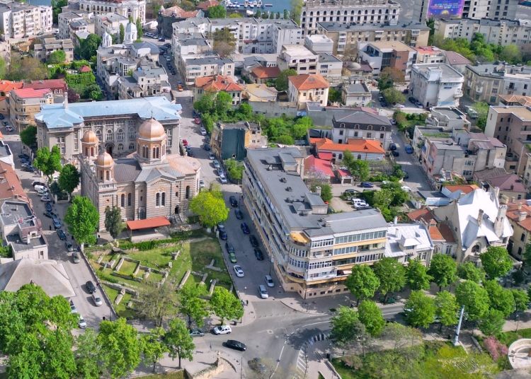 procesiunea de inviere din constanta restrictii de circulatie si traseul sfintei lumini pe faleza cazinoului si in portul tomis 69d65be4372f5