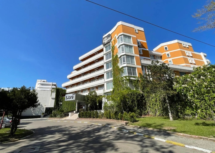 rasturnare de situatie primaria constanta recastiga in instanta terenul de la hotel lido din mamaia 69cdc5be639f5