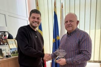 razvan botezatu ii multumeste primarului din agigea pentru sustinerea proiectului revenealand 69e9f1751b544