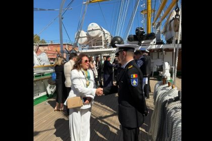 receptie oficiala organizata de consulatul general al romaniei la roma la bordul navei scoala mircea foto 69ef21a5a5842