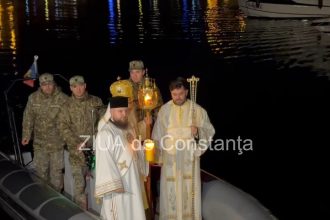 slujba de inviere la constanta ips teodosie a adus lumina sfanta de pe mare 69dab234bcd9d