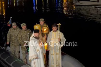 slujba de inviere la constanta ips teodosie a adus lumina sfanta de pe mare 69dab234bcd9d