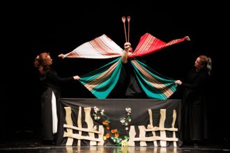 spectacolul jocuri in ograda bunicilor poposeste pe scena casei de cultura 69d8fb09b110c