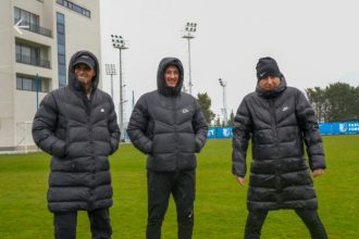 surpriza la antrenamentul farului constanta fostul balon de aur rivaldo prezent pe teren 69cebf66c9f01