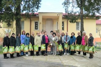 sute de persoane varstnice si copii institutionalizati au primit daruri de paste din partea ofsd constanta 69d6891476175