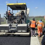 vasile luminarea am fost din nou pe teren alaturi de echipele care lucreaza la modernizarea strazilor din comuna 69dfd5af292a2