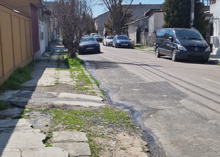 video foto piata chiliei din constanta intre asfaltari recente si trotuare inca degradate 69dd6b5e28b96
