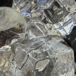 video gheata in forma de sfera noua vedeta a evenimentelor arata precum diamantele in pahare 69e7bead2bf9a