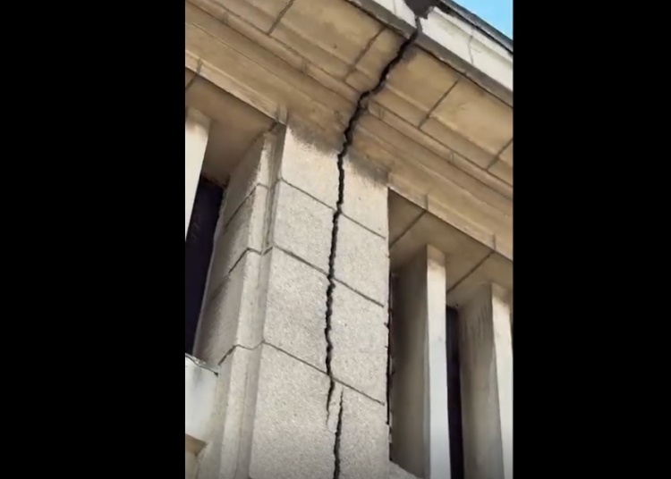 video horia constantinescu despre crapatura din peretele salii sporturilor cineva a vrut sa o imparta in doua 69df882fd2c42