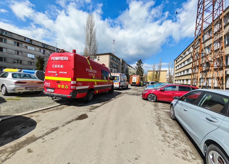 video scurgeri de gaze intr un bloc de garsoniere din zona abator pompierii au intrat pe geam pentru a inlatura pericolul 69d6be2876080